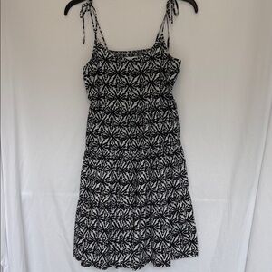 Vineyard Vines Black and White Geometric Mini Dress